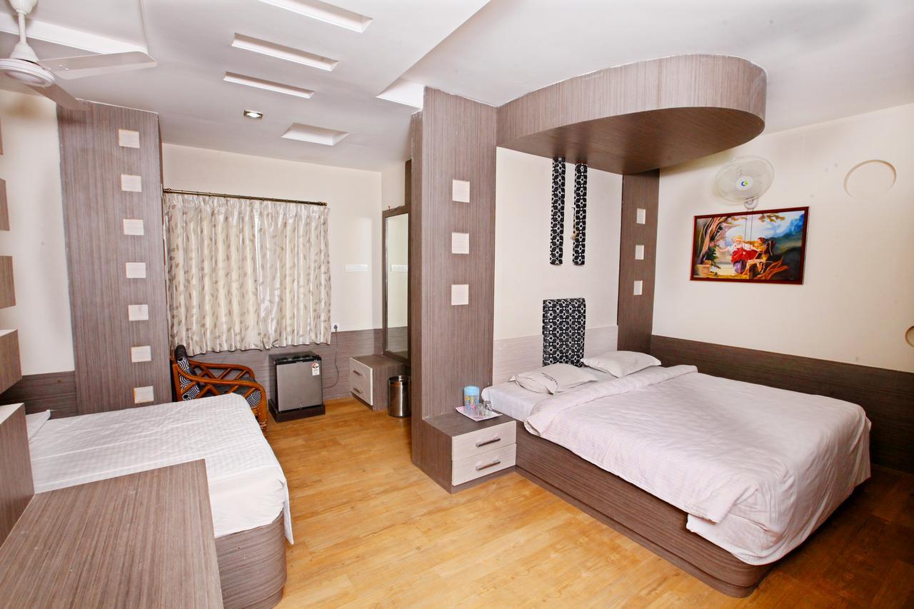 Hotel Vasantham Коимбатур Экстерьер фото