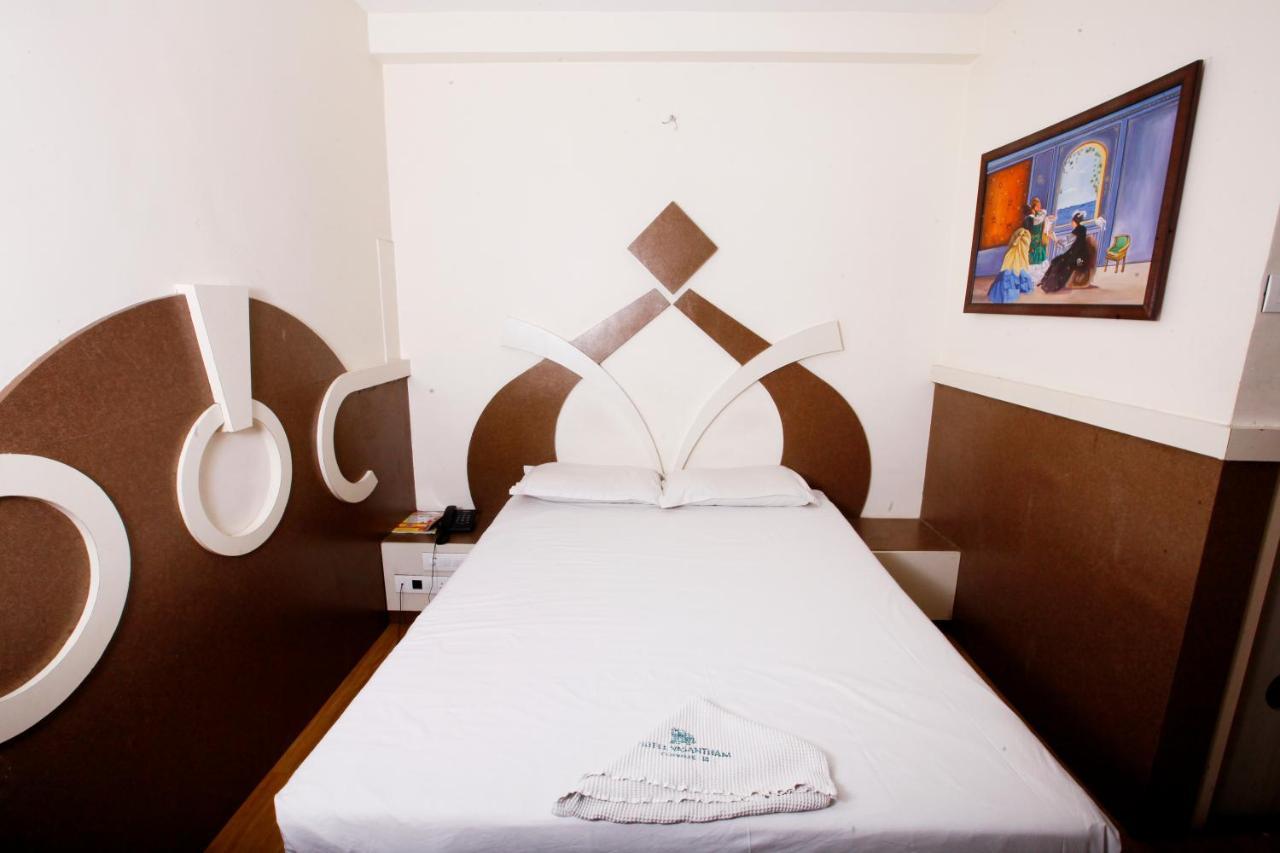 Hotel Vasantham Коимбатур Экстерьер фото